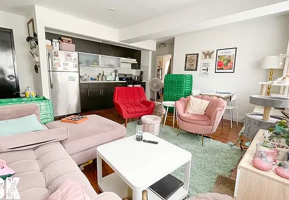 4th image of 328A Irving Ave #2B
