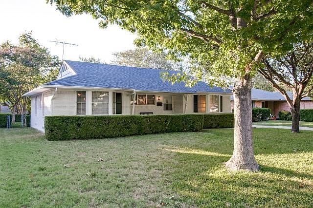 1st image of 604 Hyde Park Dr