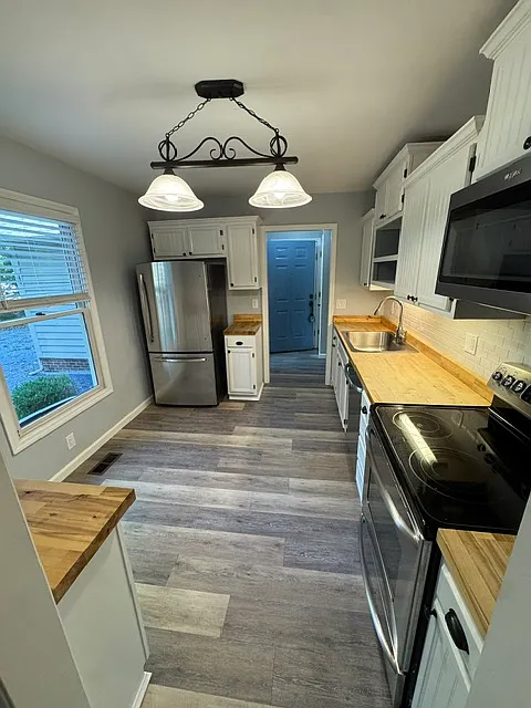 3 bed, 1405 sqft, $1,900 — Photo 3