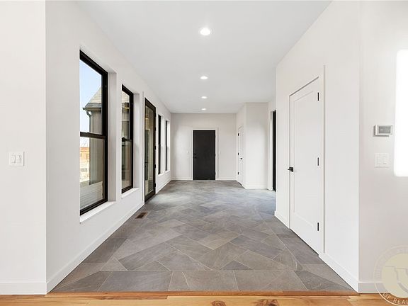4th image of 74 Big Sky Dr
