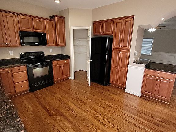 3rd image of 63 Babylonica Ct #63