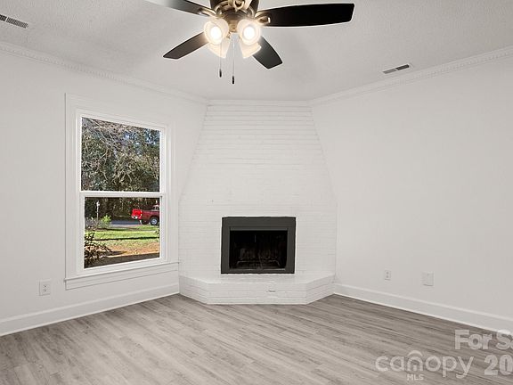 4th image of 164 Grady Dr