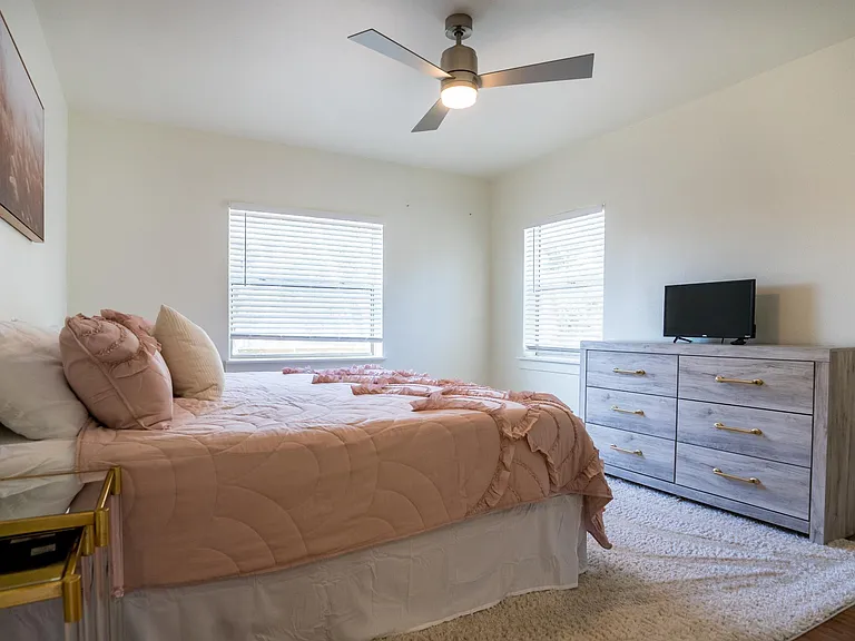 2160 Riverside Ave #7 — Photo 31
