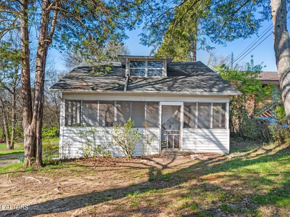 4221 Coster Rd, Knoxville, TN 37912