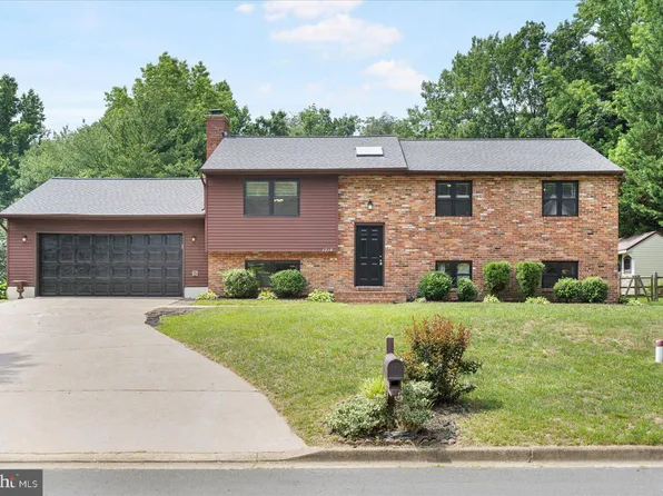 1215 Lorene Dr, Pasadena, MD 21122