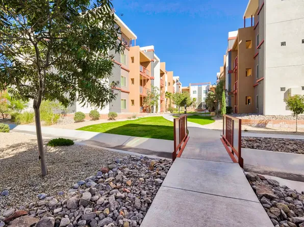 The Flats at Ridgeview