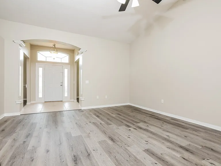 1052 Sadie Ln — Photo 4
