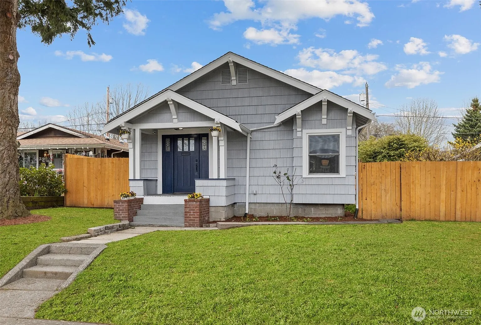 2321 Rainier Avenue photo 1