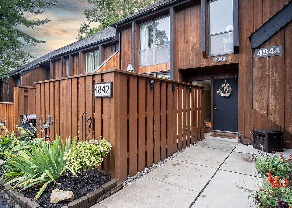 1st image of 4842 Crazy Horse Ln #9