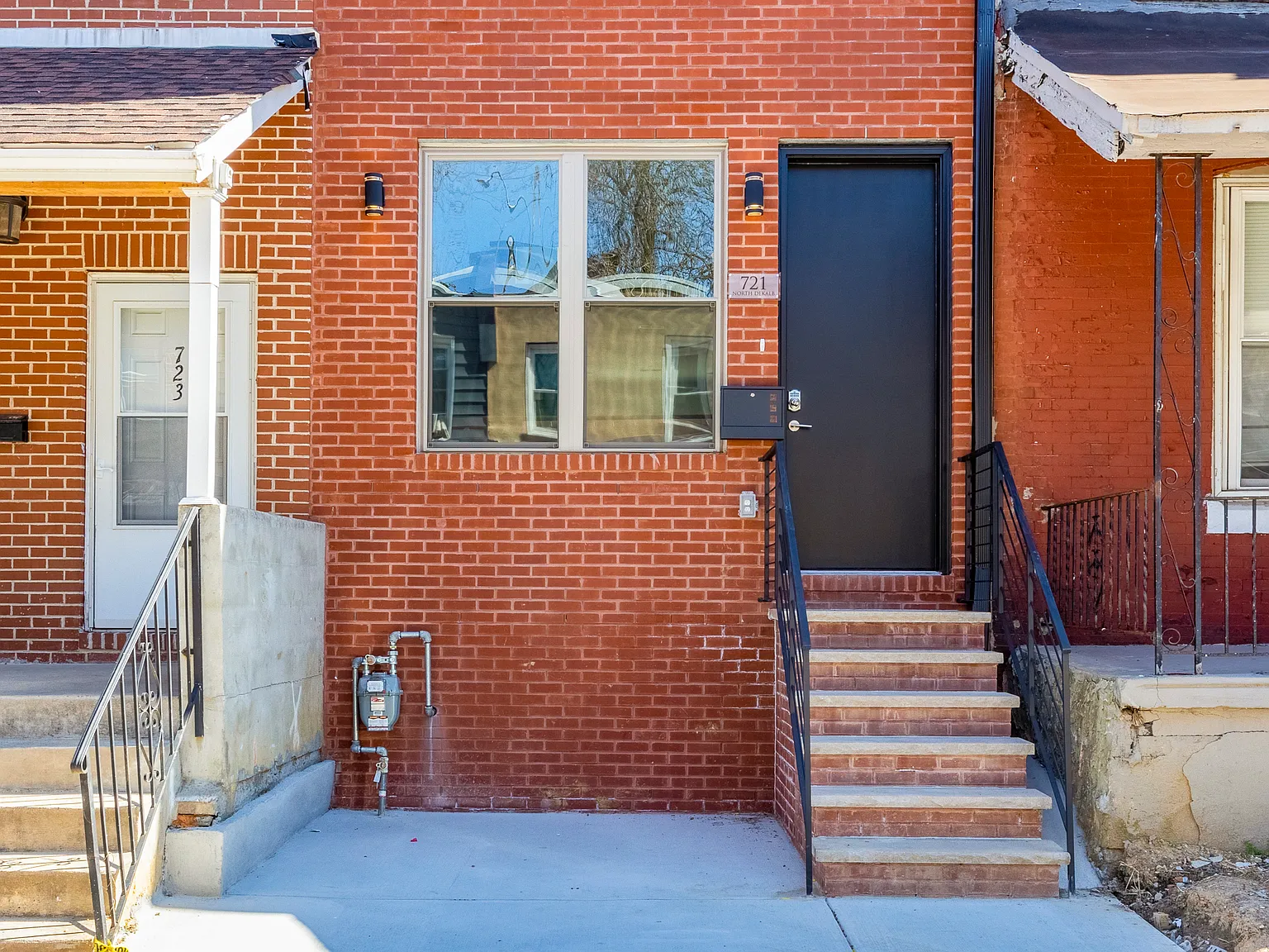 4 bed, 2500 sqft, $2,500 — Photo 3