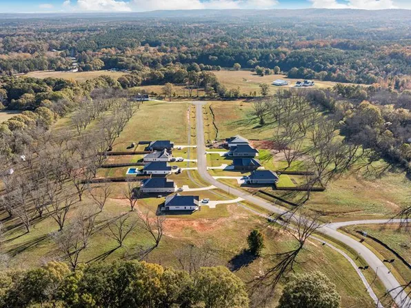 133 Chinaberry St, Pine Mountain, GA 31822