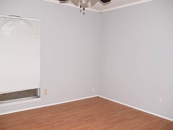 4th image of 3005 Rolling Hills Cir