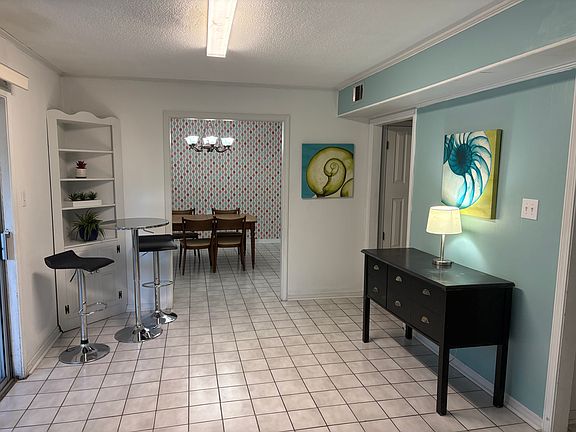 4th image of 105 Linnet Dr