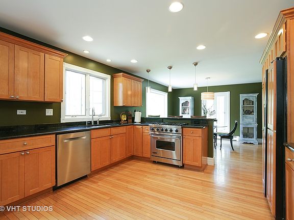 3rd image of 4404 Drake Dr