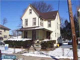 3rd image of 2428 39th St