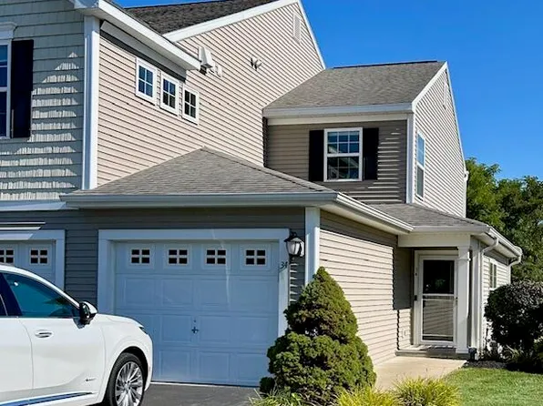 34 Governor Circle, Albany, NY 12208