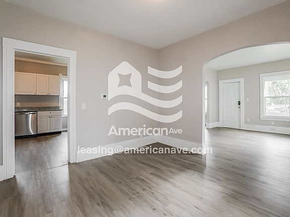 1527283_005_dining_room_14068201.jpg