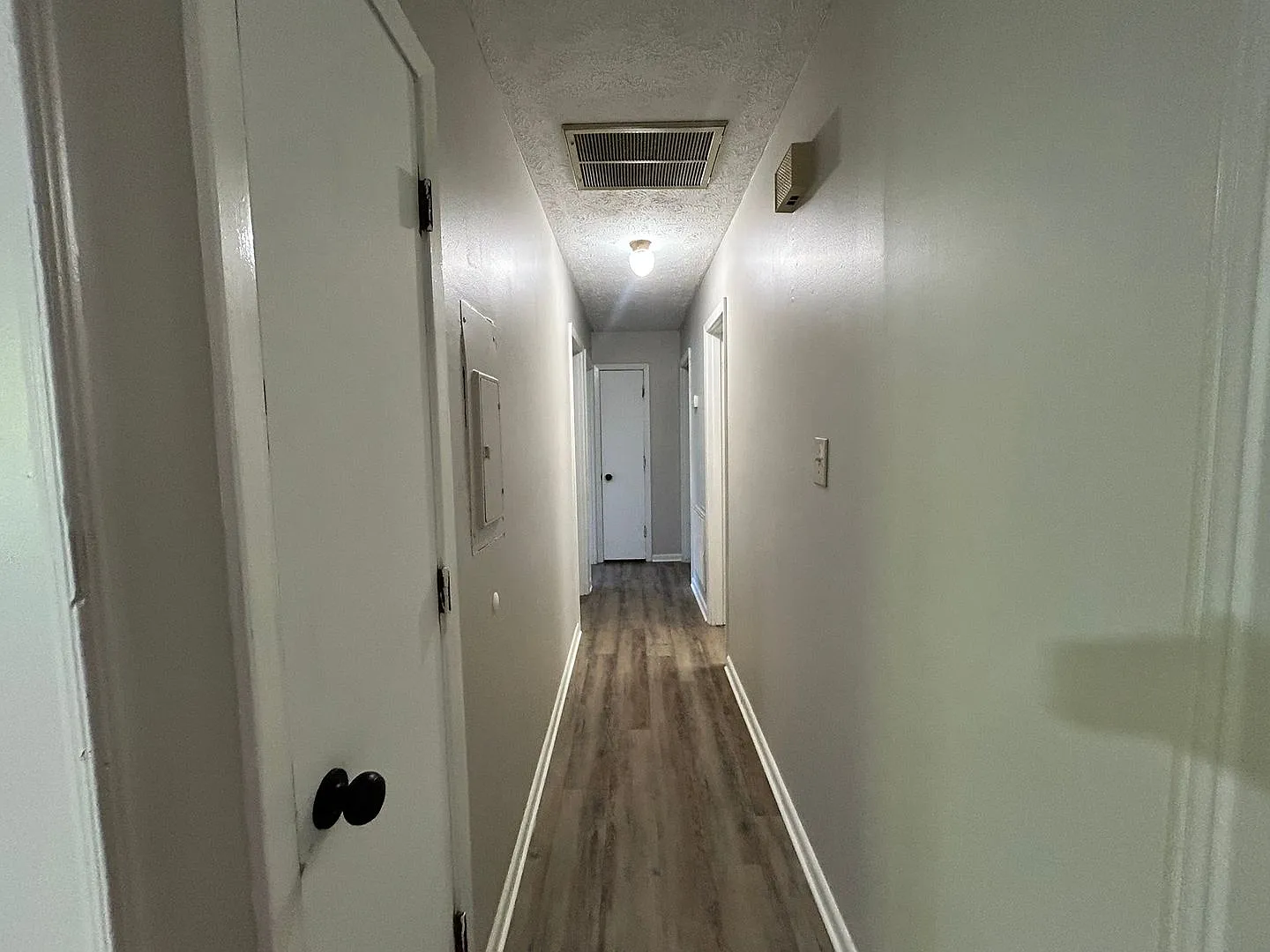 745 Rustland Dr. - Oakcrest ~ 2 Weeks Free! ~ — Photo 4