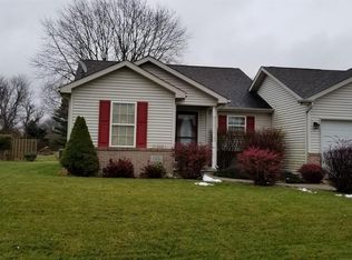 1102 Pine Creek Rd, Valparaiso, IN 46383