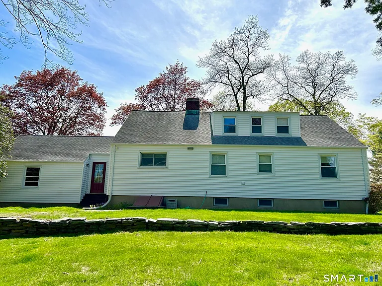 478 Judd St — Photo 19