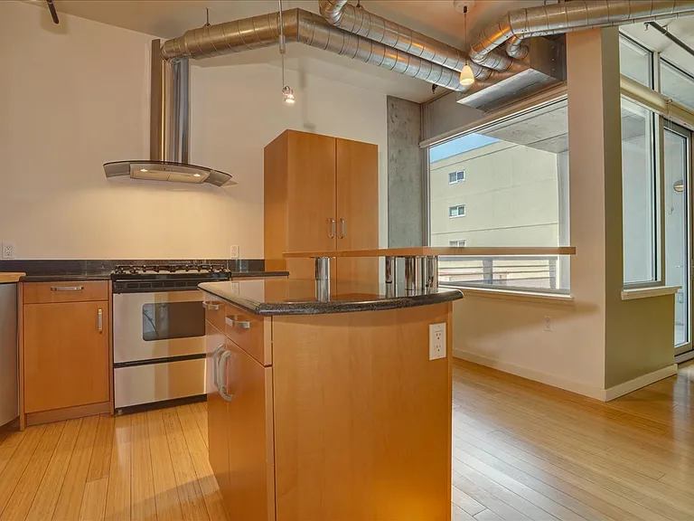 1401 Wewatta St #705 — Photo 7
