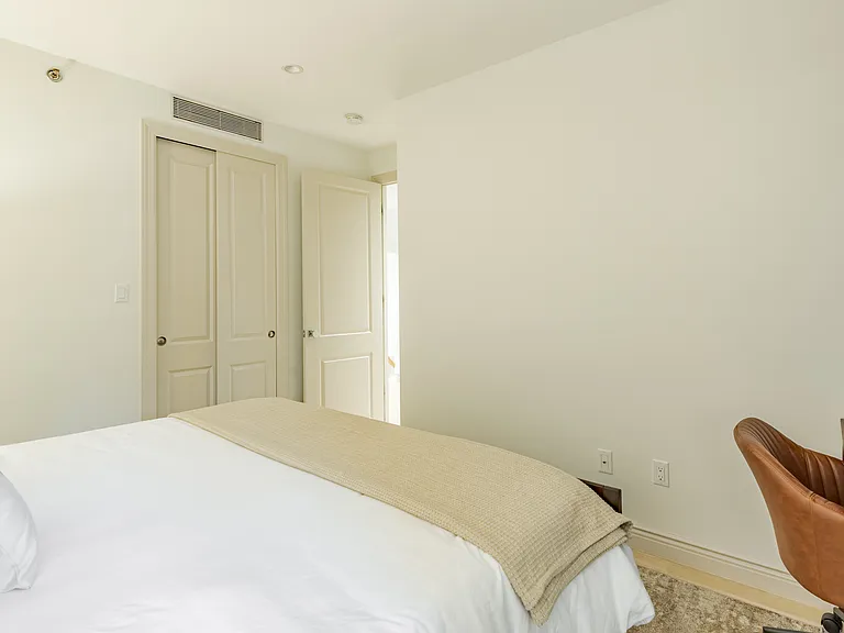 405 E 78th St #4B — Photo 36