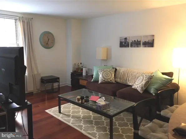 219 S 18th St, Philadelphia, PA