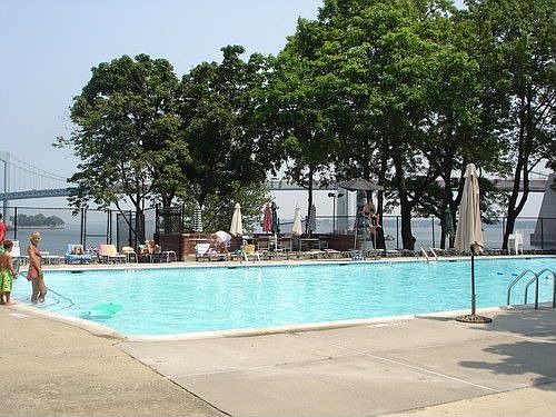3rd image of 16221 Powells Cove Blvd APT 6G