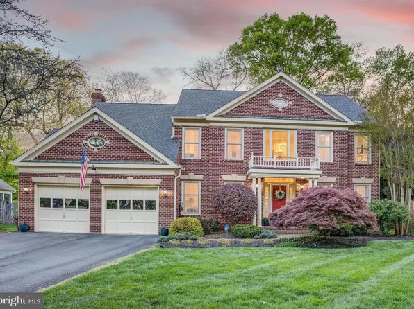 8203 Mack St, Alexandria, VA 22308