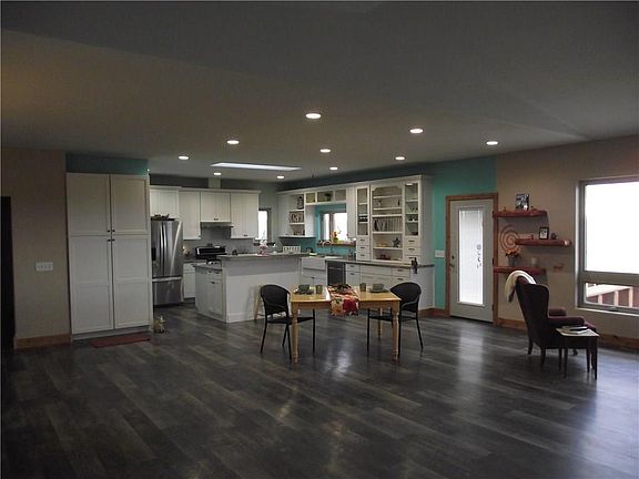 4th image of 97 Antelope Ln