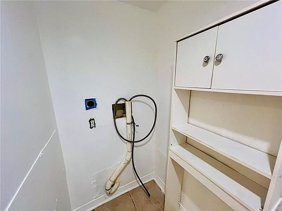 5th image of 2139 Cadiz St #1/2