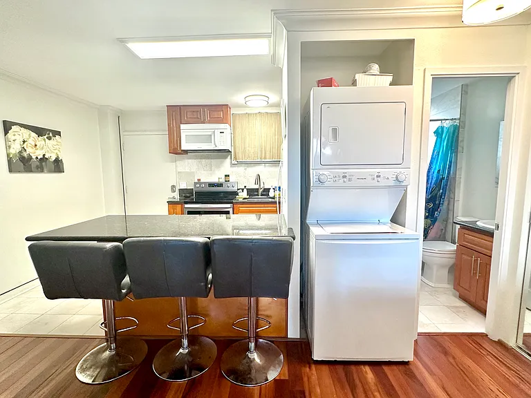 2412 Koa Ave #401 — Photo 5