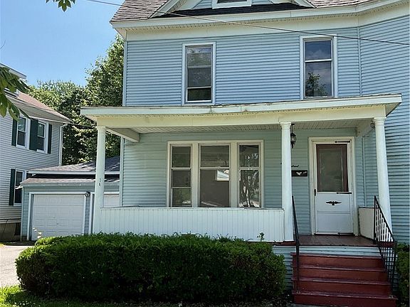 3rd image of 700 Nellis St E