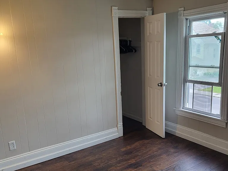 138 Caroline Ave — Photo 10