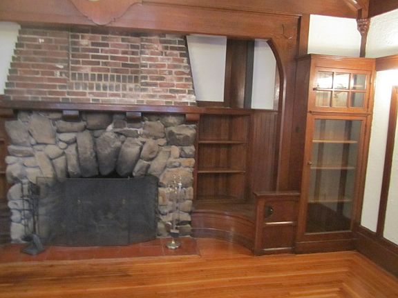 5th image of 109 Dwight St #109-4