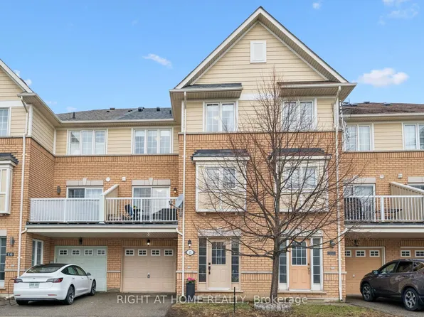 620 Ferguson Dr #15, Milton, ON L9T 0M7