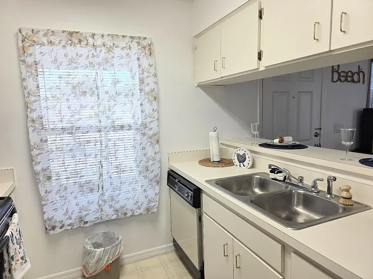 843 SE Mayo Dr — Photo 6