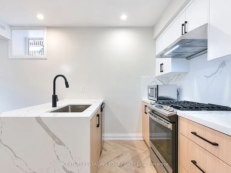 53 Boon Ave #LOWER — Photo 4