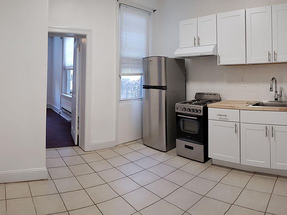 2nd image of 2341 E York St APT 1