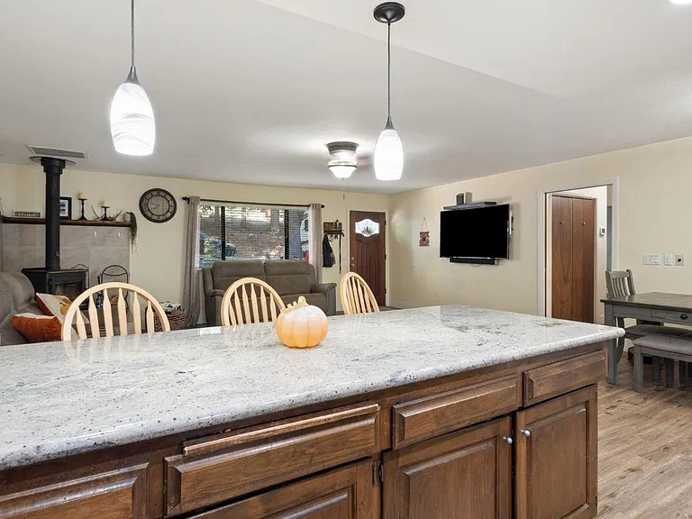 2752 Douglas Fir Dr — Photo 8