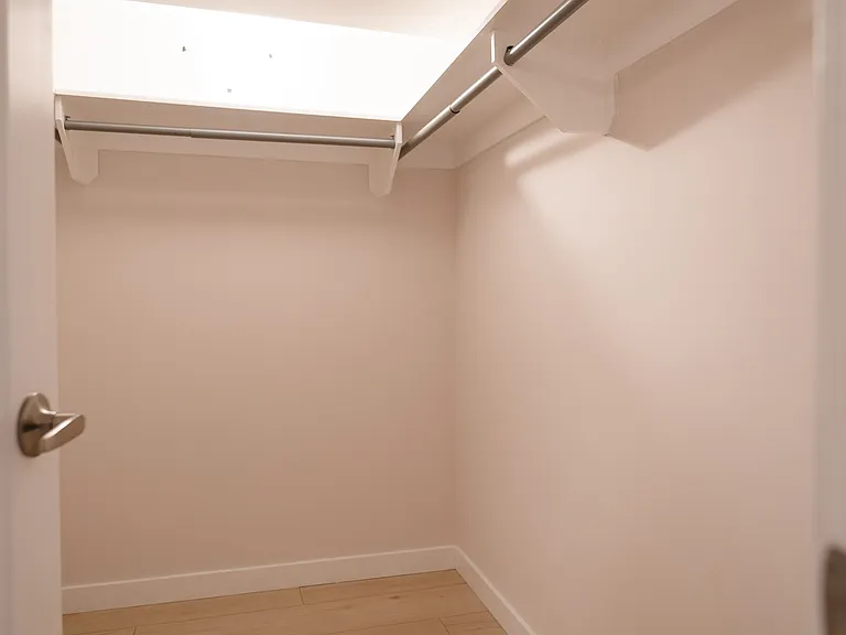 610 Alesther St #B — Photo 6