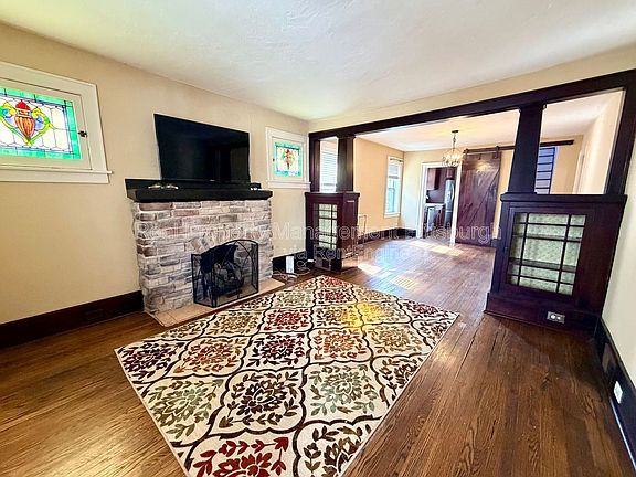2nd image of 1818 Kleber St