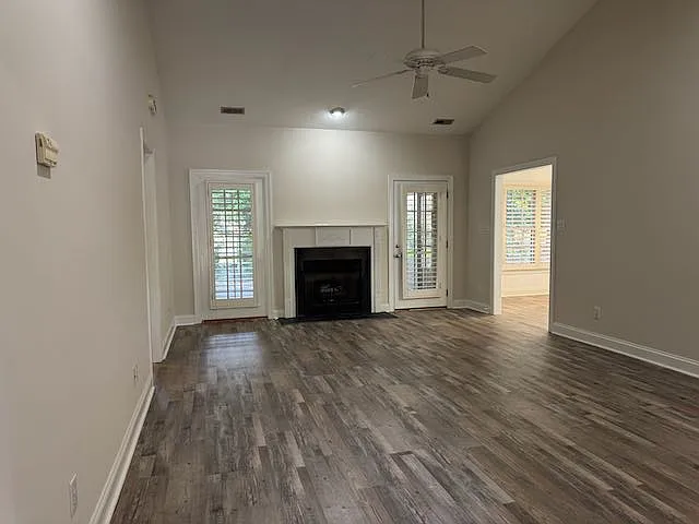 2 bed, 1700 sqft, $2,250 — Photo 4