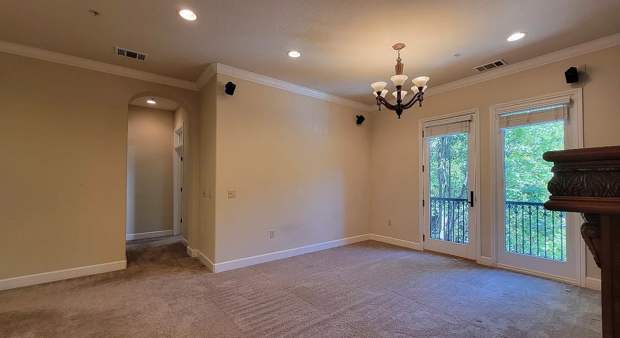 2 bed, 1167 sqft, $2,600 — Photo 4