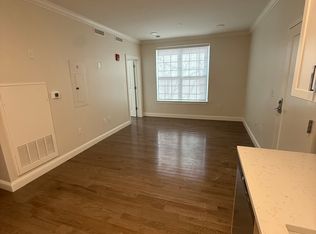 39 Herrick Rd #102, Newton Center, MA 02459