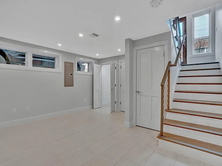 297 Concord Ave #1 — Photo 23