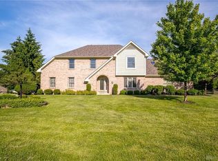 1287 Meadowlands Dr, Fairborn, OH 45324