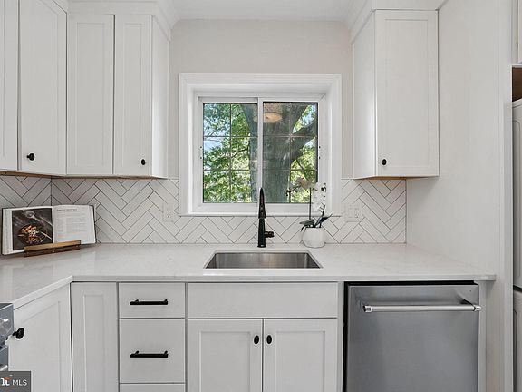 4th image of 3438 Martha Custis Dr