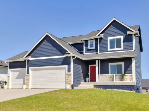 2609 Blooming Heights Dr, Norwalk, IA 50211