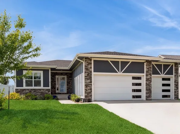 955 Spruce St, Waukee, IA 50263